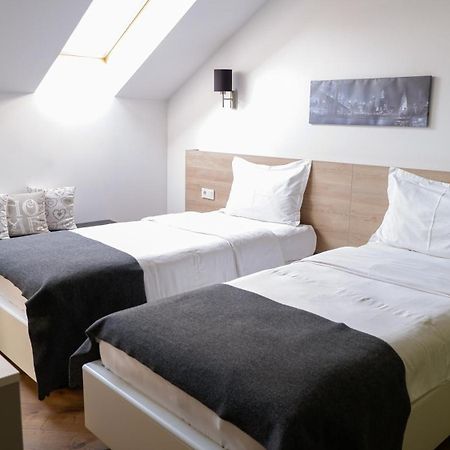 Casa M Hotel Oradea Buitenkant foto
